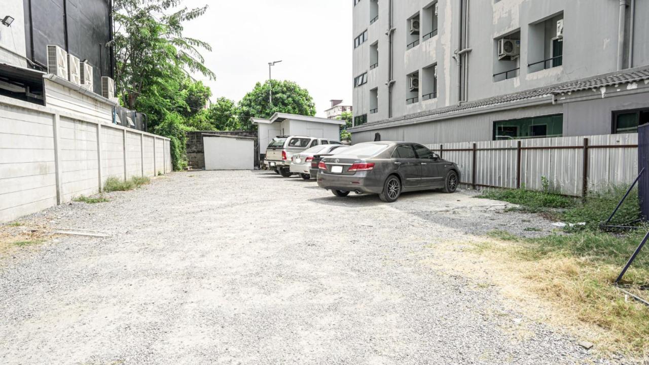 Roomquest Bangkok Don Mueang Airport Екстериор снимка