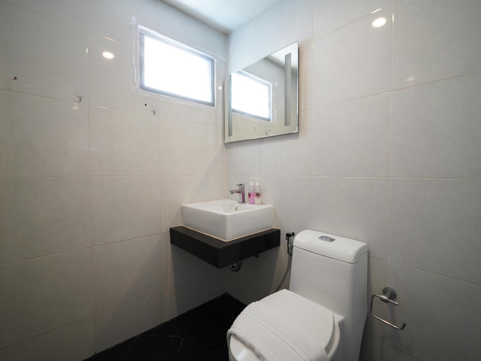 Roomquest Bangkok Don Mueang Airport Стая снимка