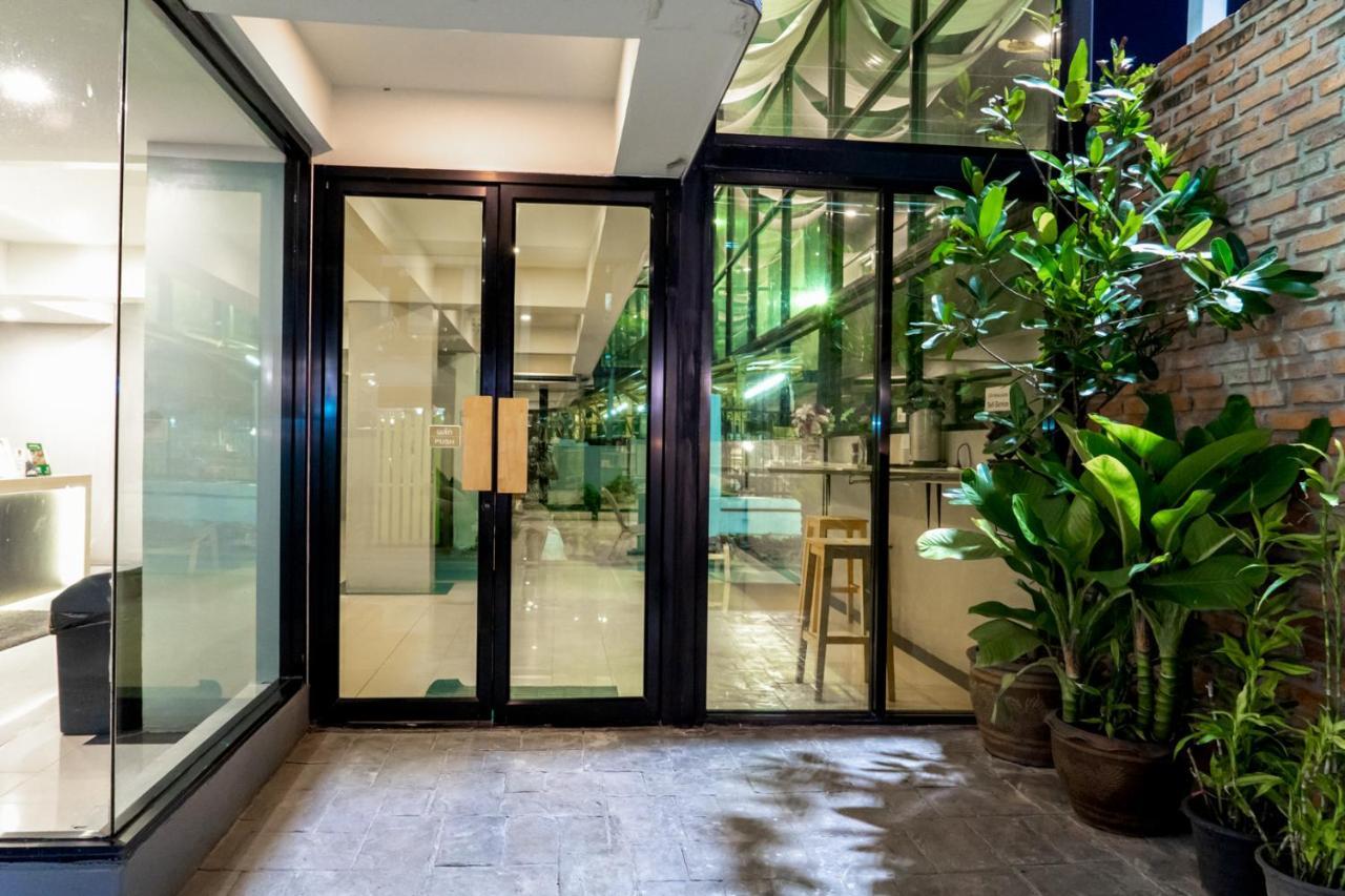 Roomquest Bangkok Don Mueang Airport Екстериор снимка